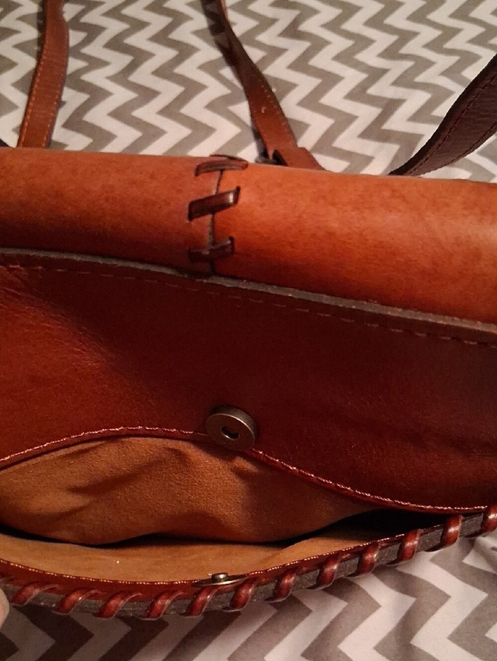 Patricia Nash Two-Tone Tan Patchwork Leather Crossbody - Picture 3 of 13